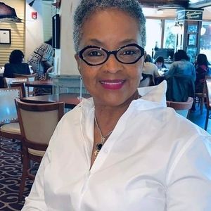 Meet your Posher, Deborah